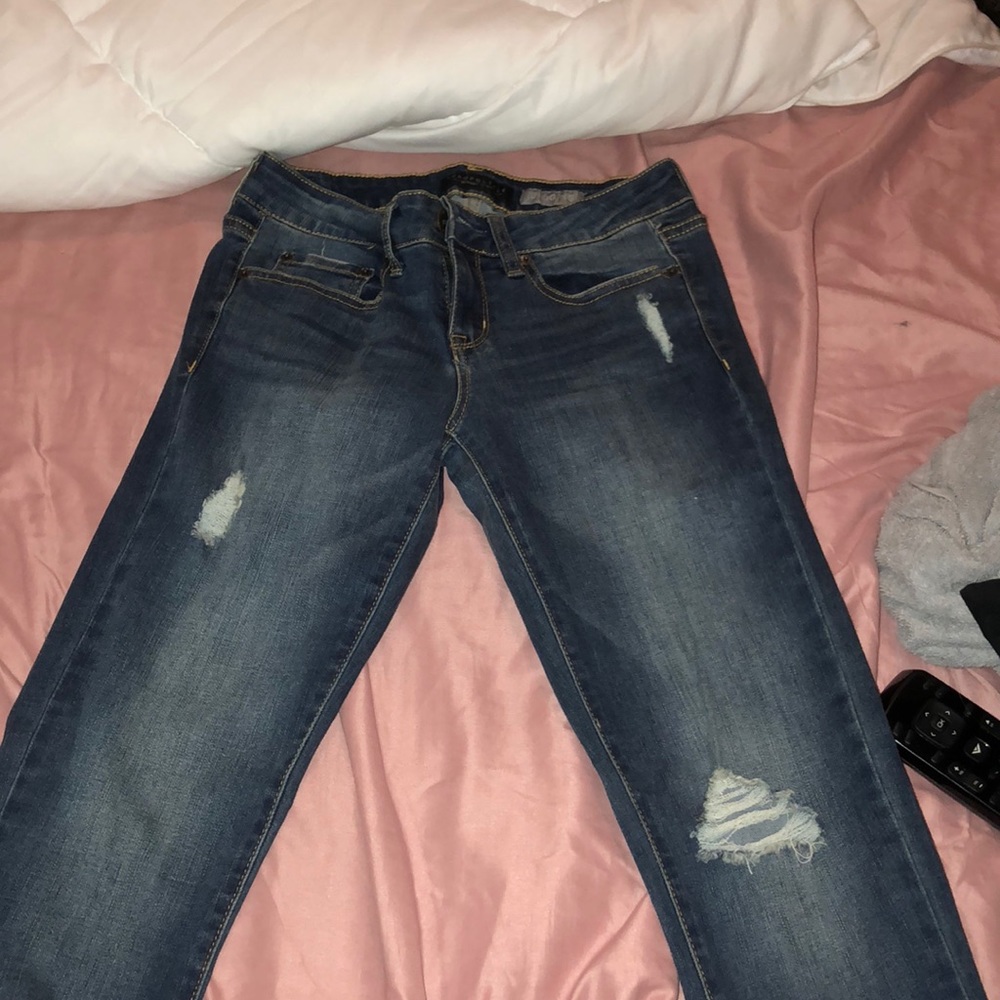 Aeropostale distressed skinny jeans